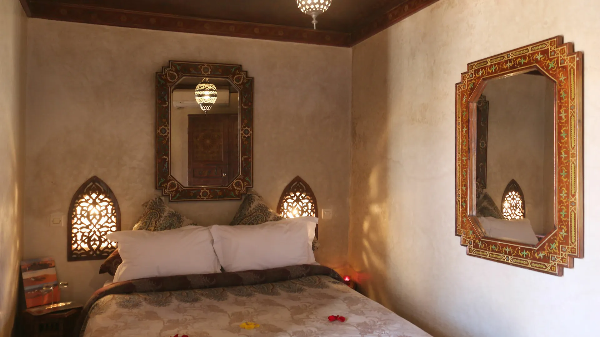 Riad Jaune Safran Entire House Marrakesh